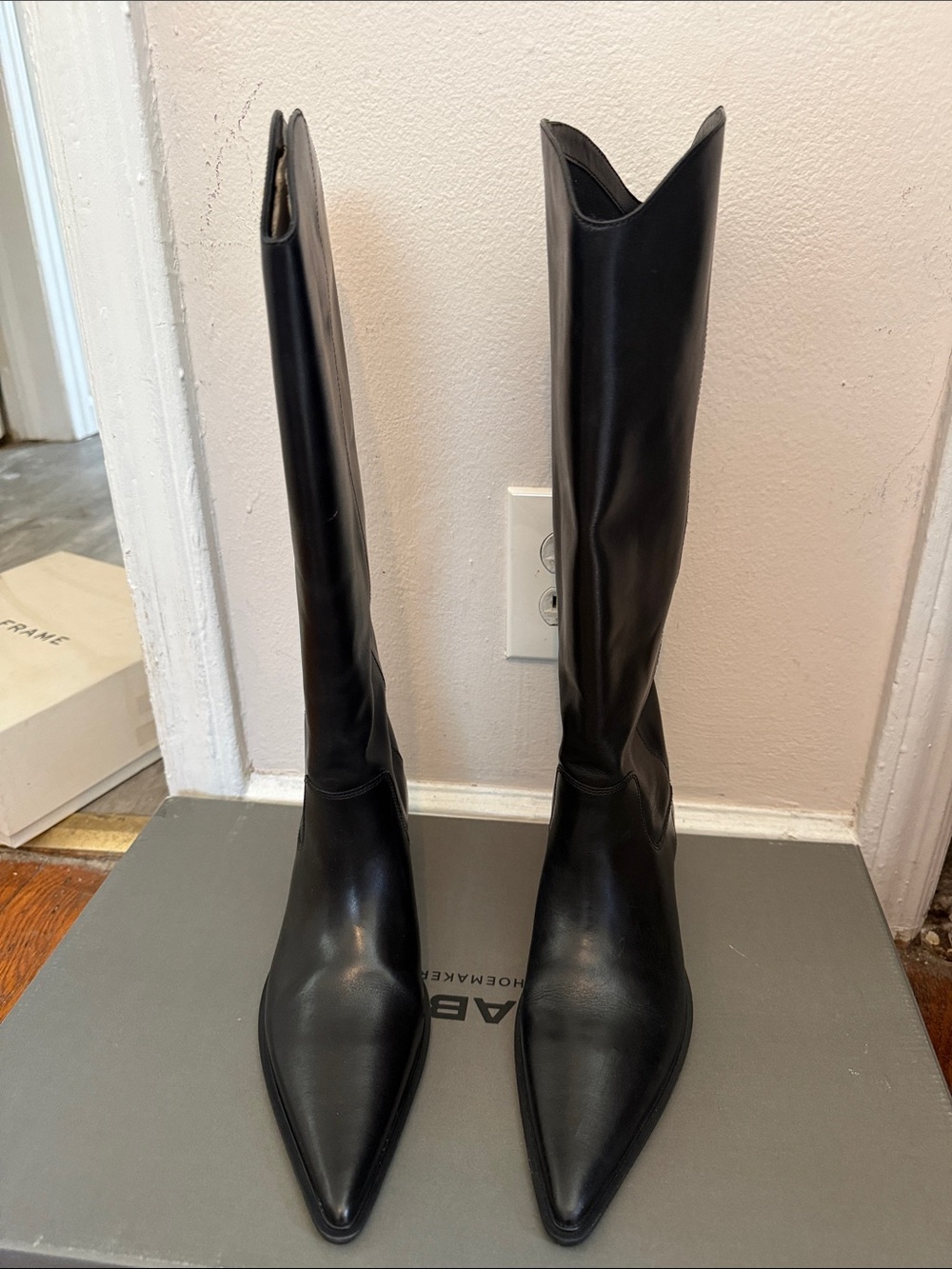 Vagabond shoemakers Cassie Black Pointed Toe Knee-High Women's Boots size 39